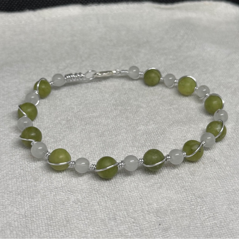 Elegant Green and Silver Wire Wrapped Bracelet